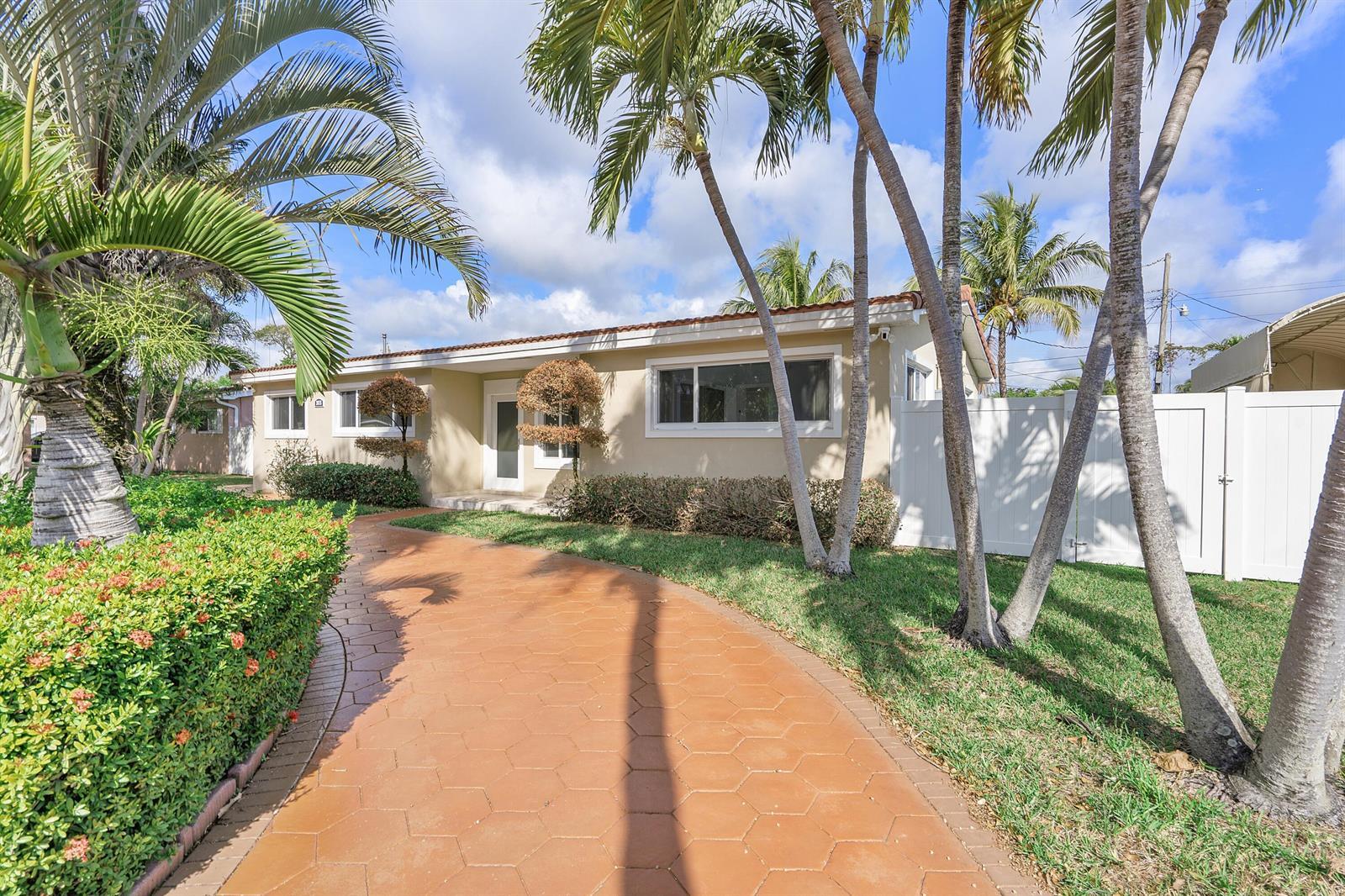 2475 NE 214th Street, Aventura FL 33180 photo 4