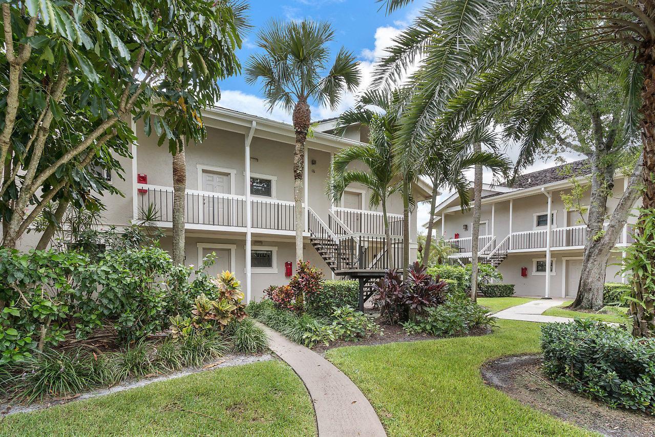 11863 Wimbledon Circle # 427, Wellington FL 33414 photo 3