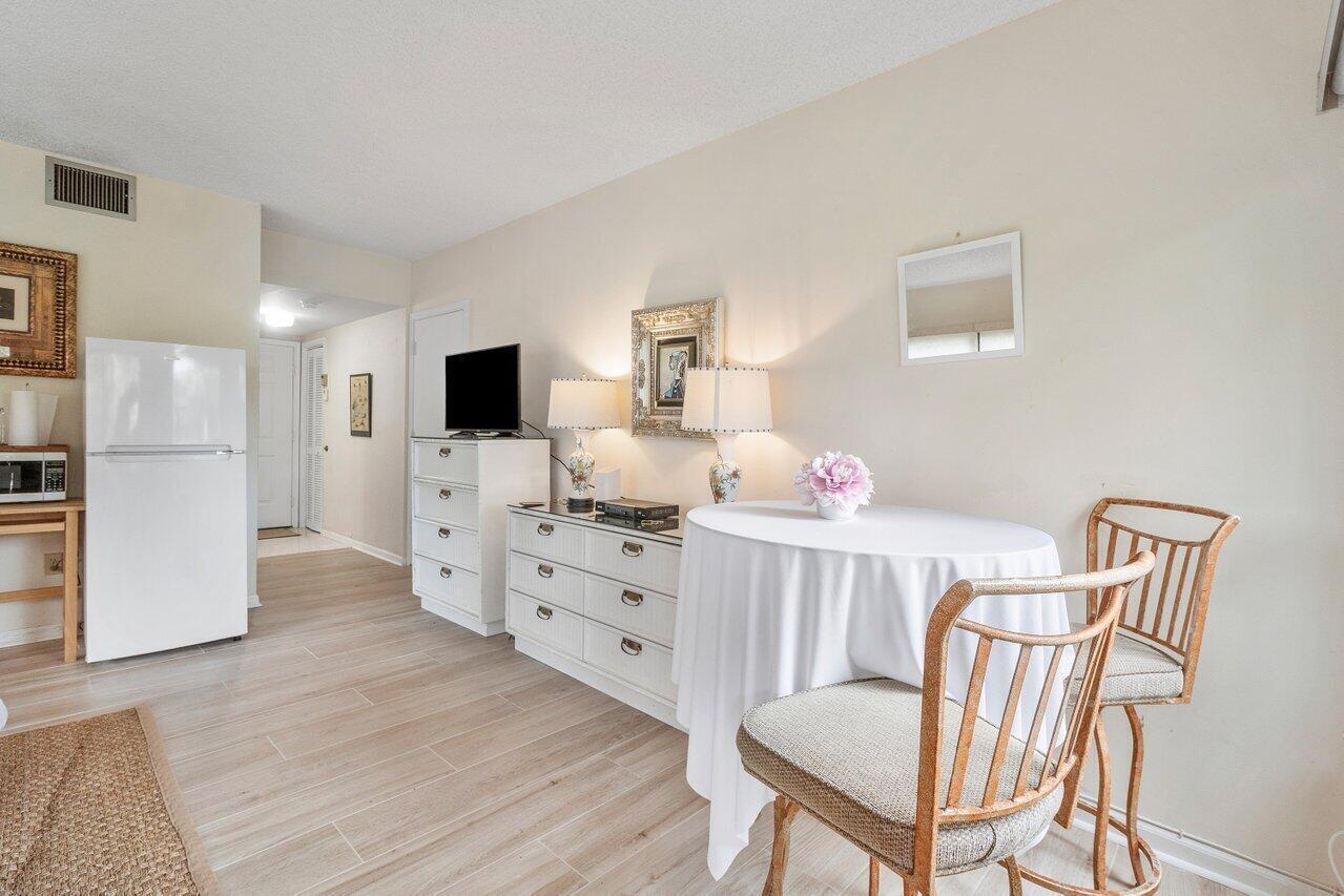 11863 Wimbledon Circle # 427, Wellington FL 33414 photo 4