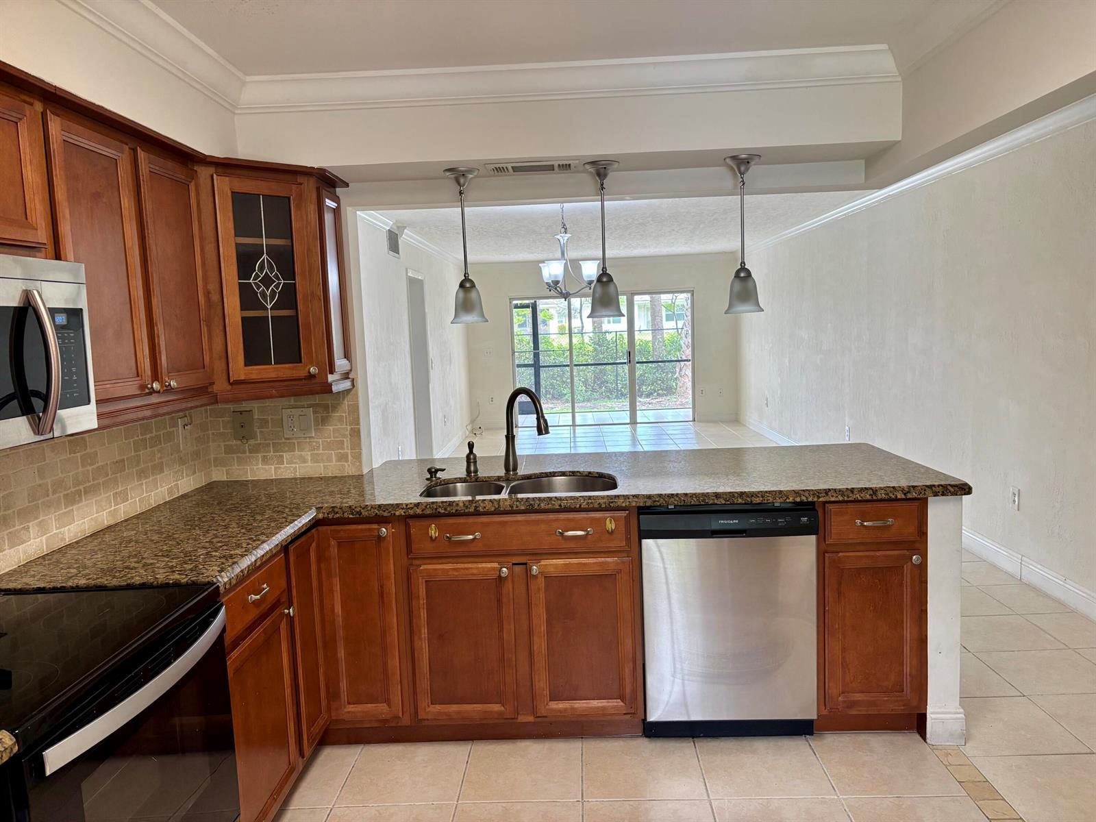 4040 Crystal Lake Drive # 101, Pompano Beach FL 33064 photo 4