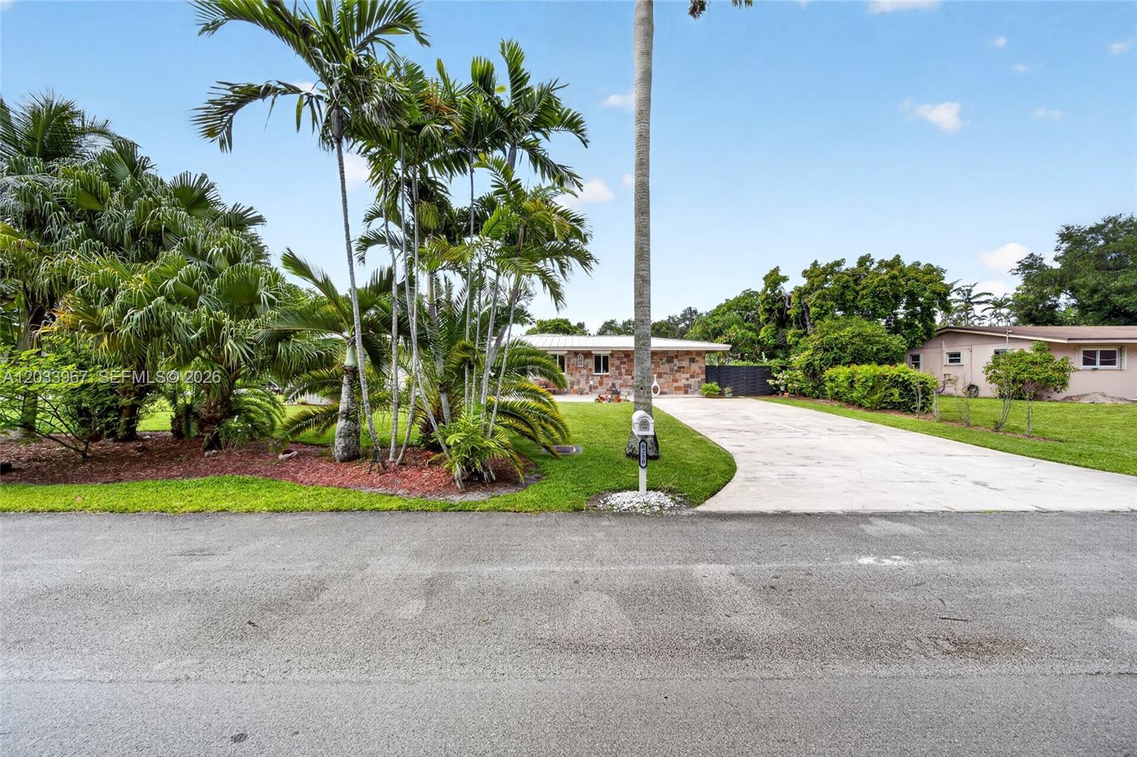 8250 SW 118th Ter, Miami FL 33156 photo 2