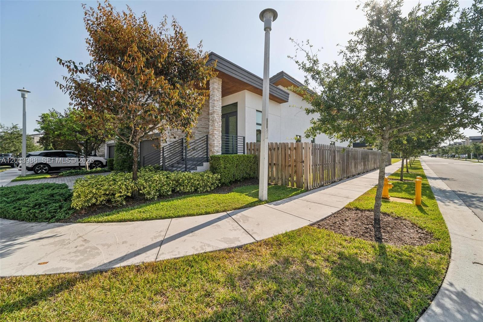 7635 NW 103rd Pl, Doral FL 33178 photo 3