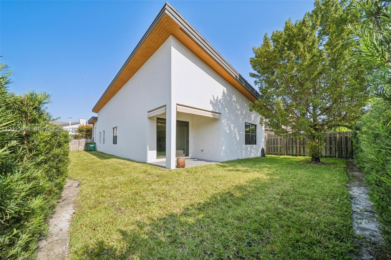 7635 NW 103rd Pl, Doral FL 33178 photo 5
