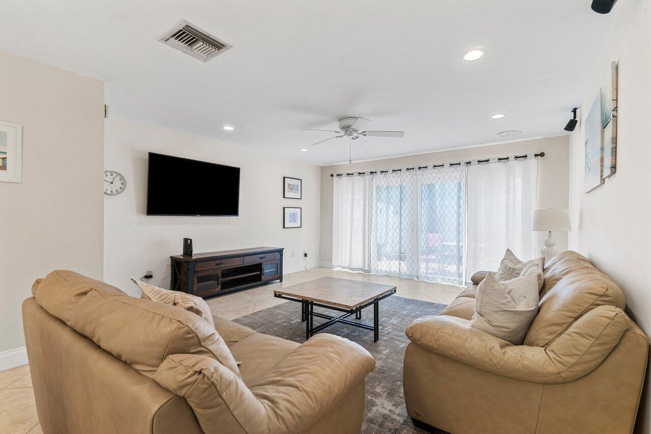 842 SE 19th Avenue # 103, Deerfield Beach FL 33441 photo 4