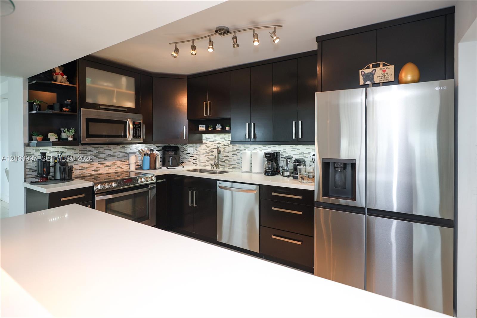 7135 Collins Ave # 735, Miami Beach FL 33141 photo 2