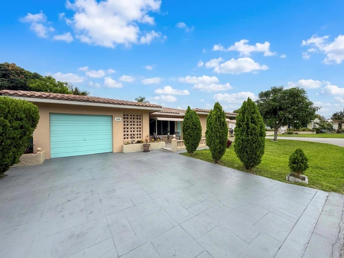 4400 NW 44th Terrace, Tamarac FL 33319 photo 2