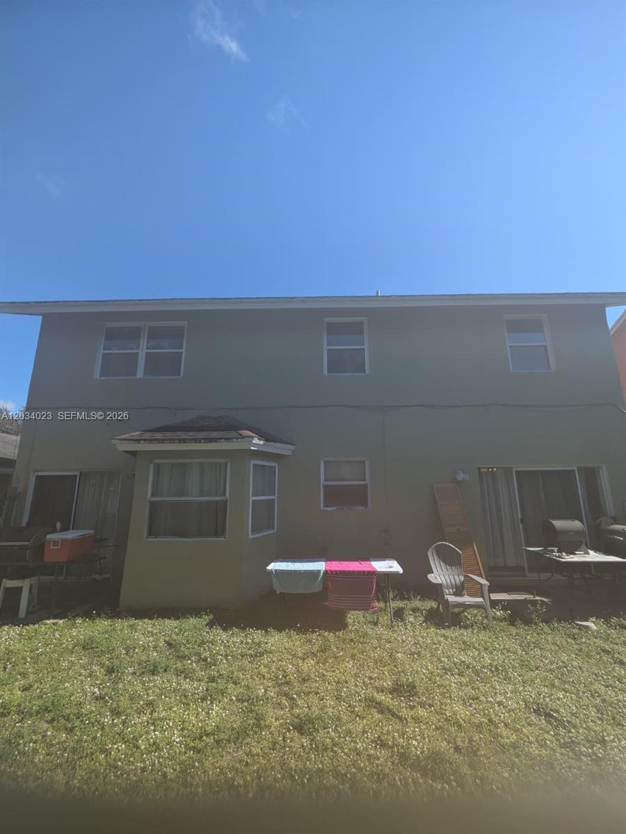 950 SW 95th Ter, Pembroke Pines FL 33025 photo 2