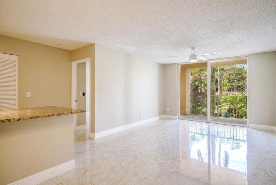 140 Yacht Club Way # 206, Hypoluxo FL 33462 photo 3