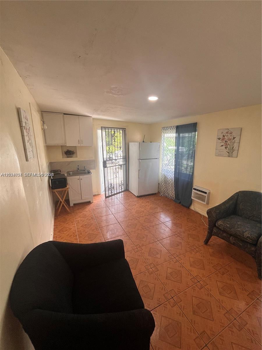 13215 NW 19th Ave # 1, Miami FL 33167 photo 2