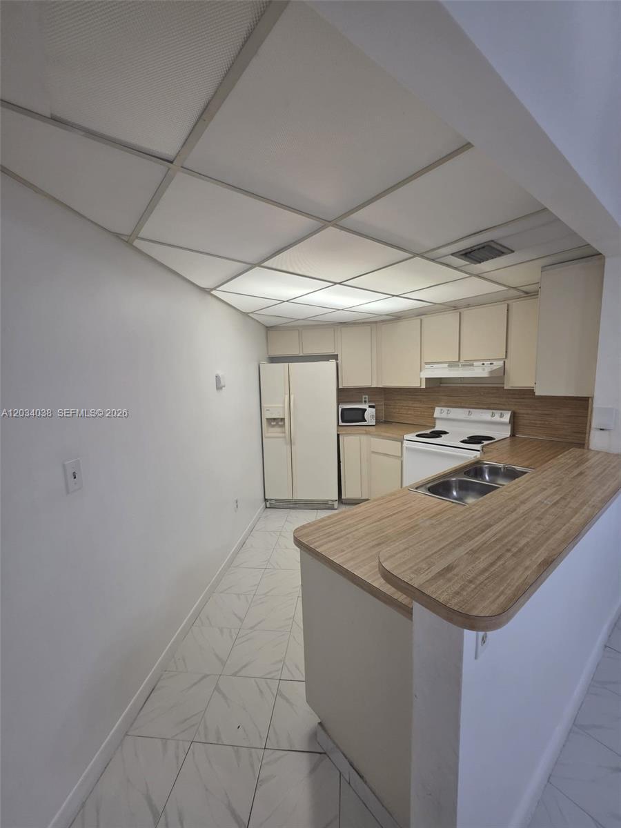 9429 Fontainebleau Blvd # 33, Miami FL 33172 photo 4
