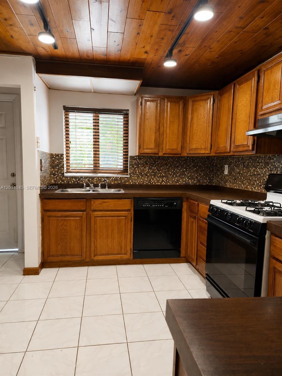 6521 SW 114th Ave, Miami FL 33173 photo 4