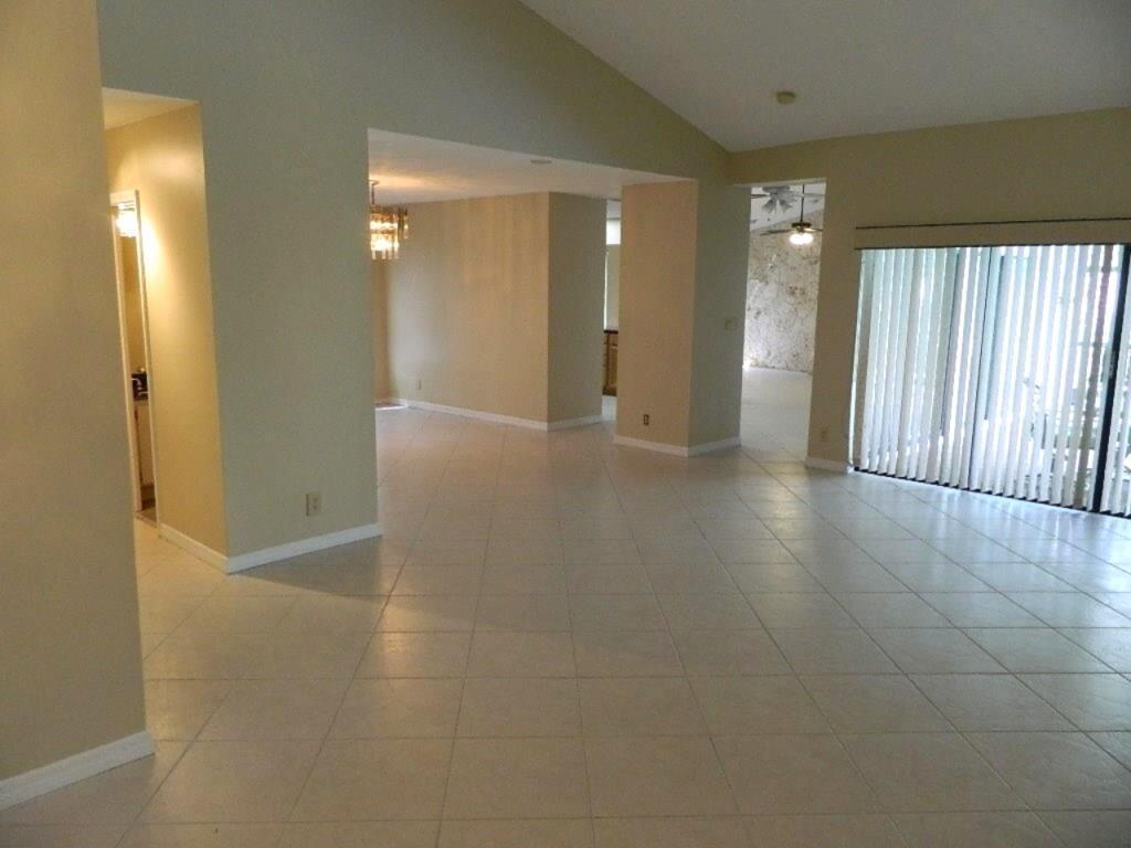 4002 NW 73rd Avenue, Coral Springs FL 33065 photo 2