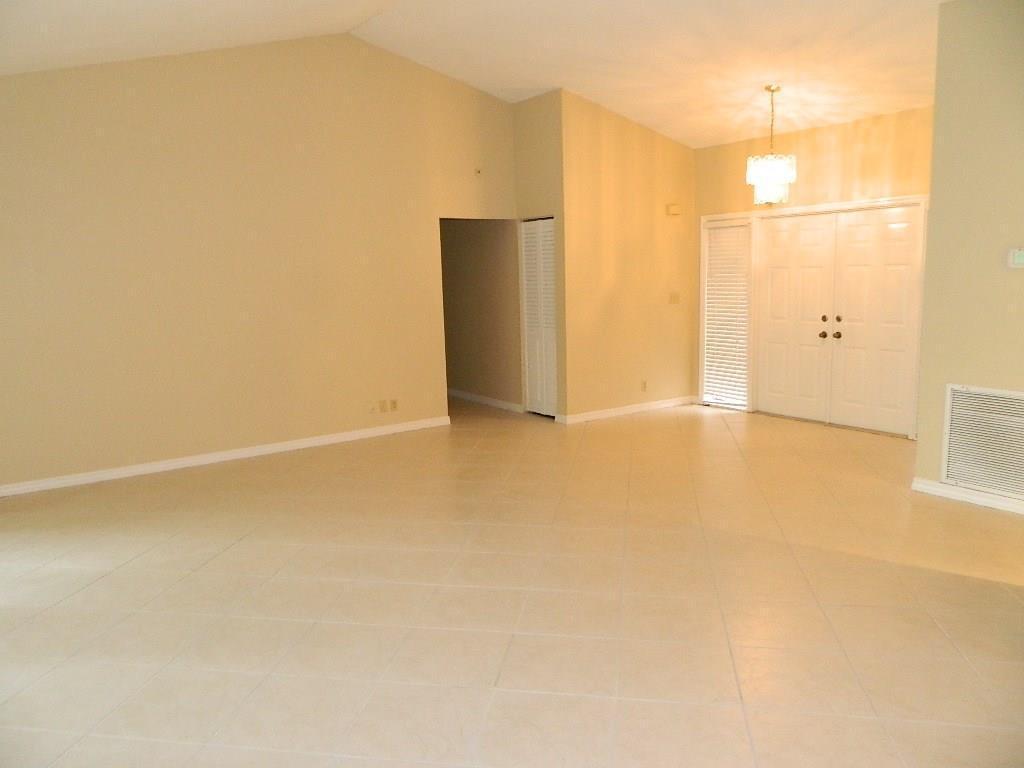 4002 NW 73rd Avenue, Coral Springs FL 33065 photo 3