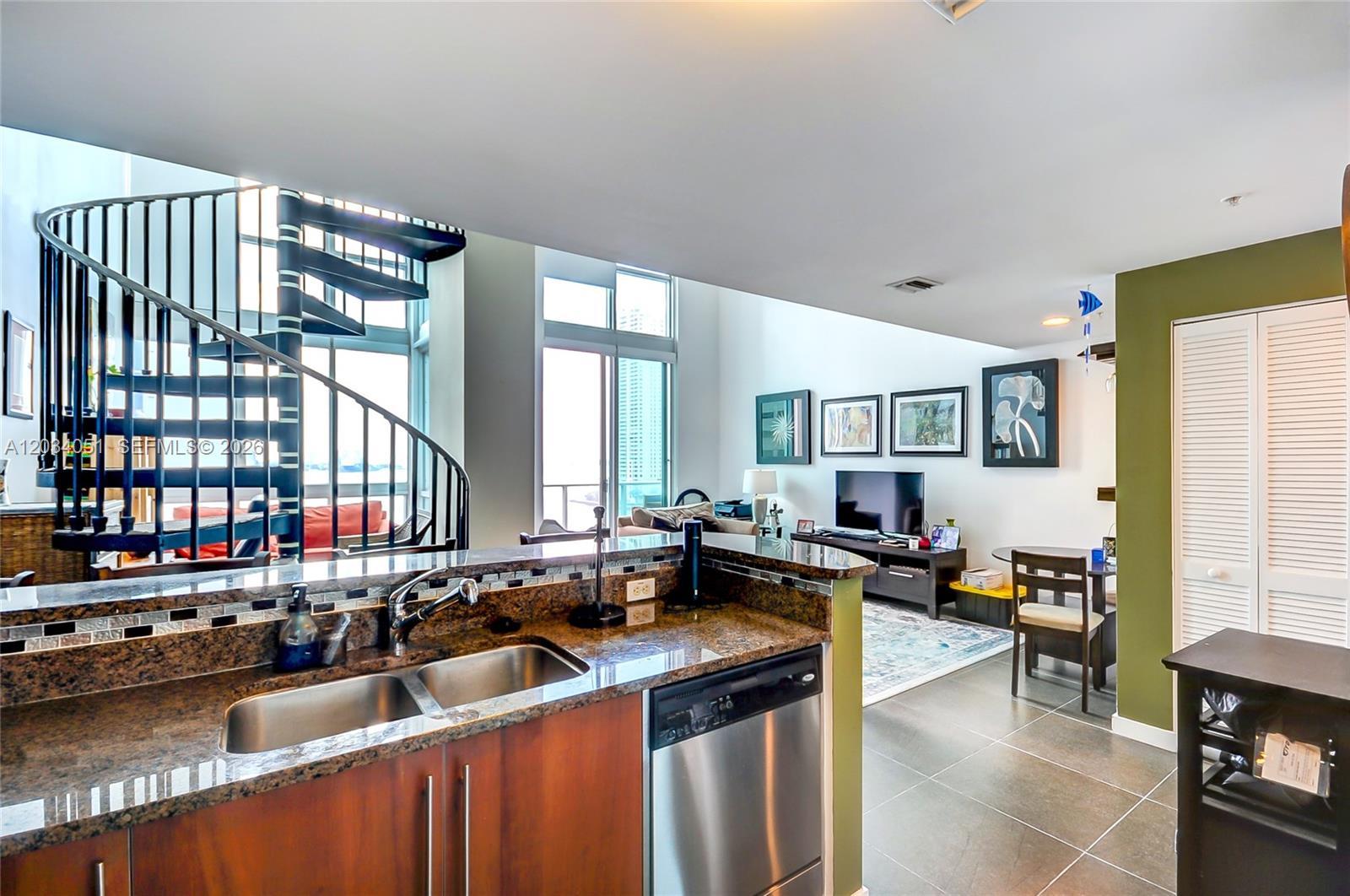 300 S Biscayne Bluv # 1022, Miami FL 33131 photo 3