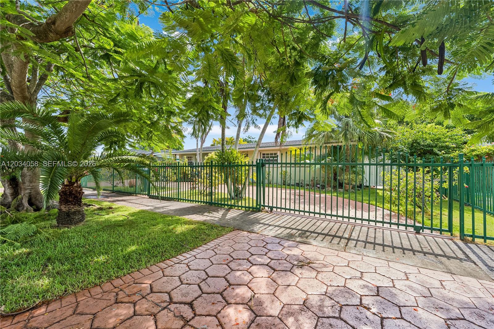 6081 SW 109th Ct, Miami FL 33173 photo 5