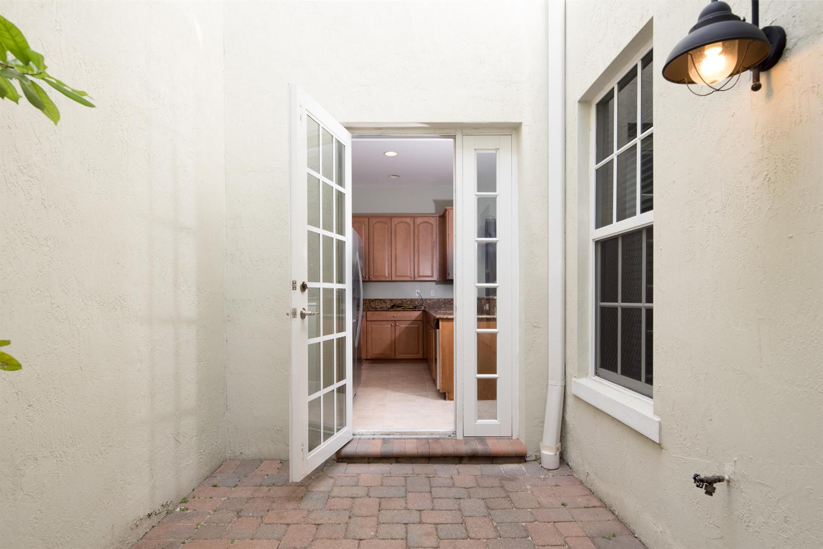 8221 NW 8th Way, Boca Raton FL 33487 photo 4