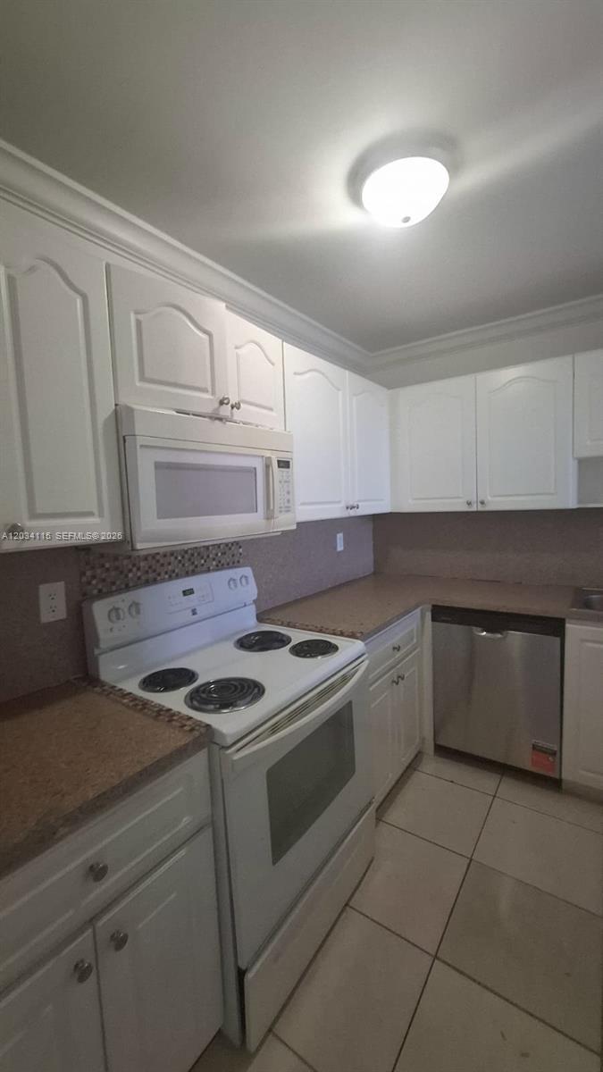 6940 Miami Gardens Dr # 522, Hialeah FL 33015 photo 3