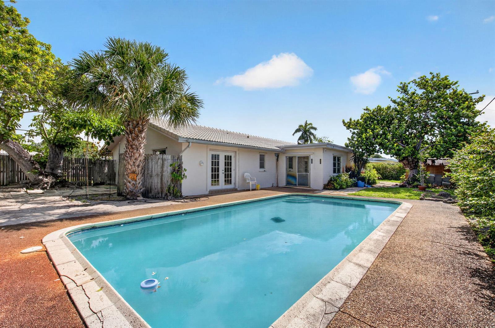 1370 SW 27th Place, Boynton Beach FL 33426 photo 2