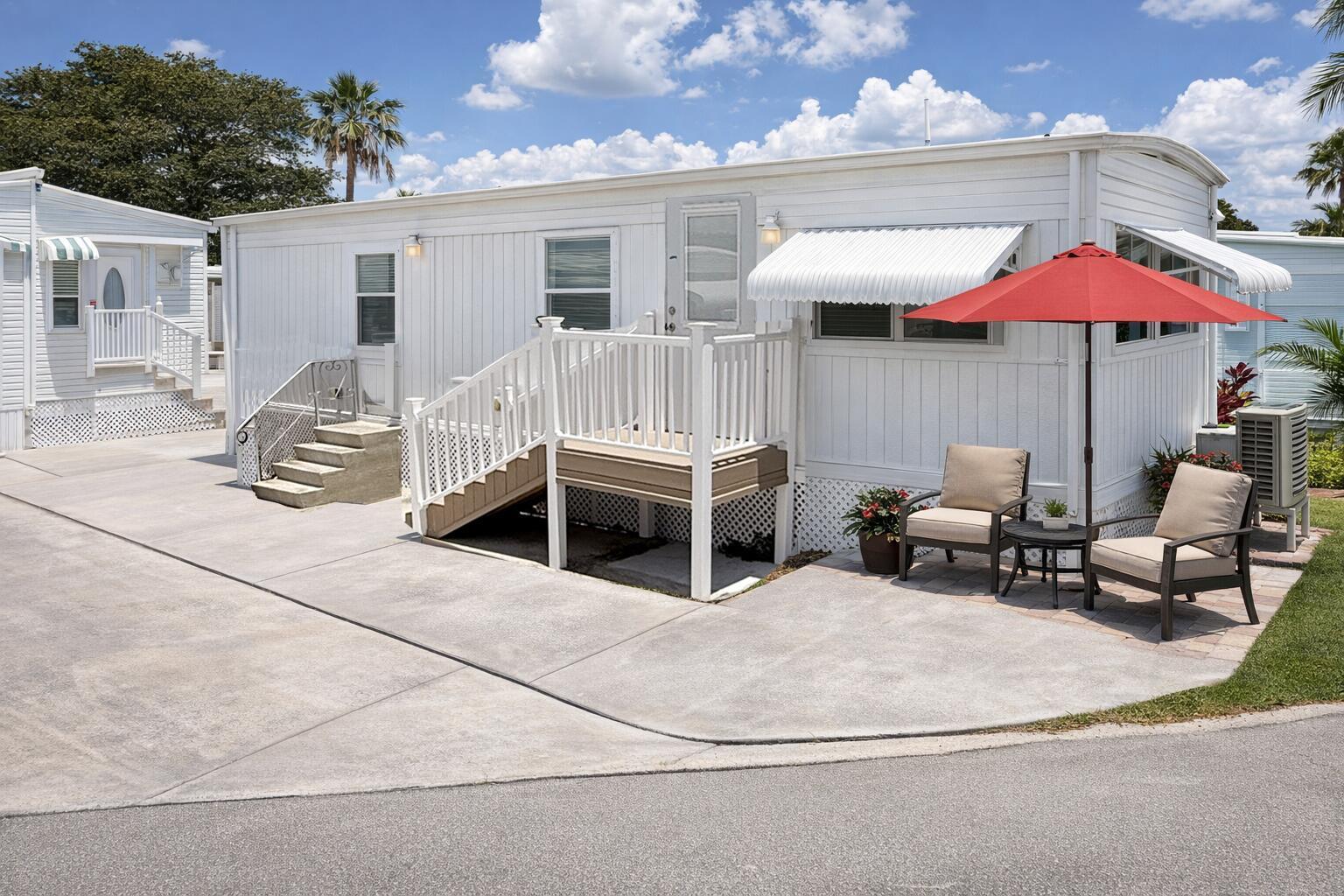 206 Eagle Drive E, Briny Breezes FL 33435