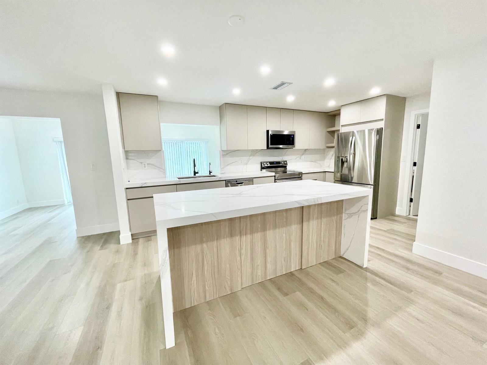 8205 NW 106th Avenue, Tamarac FL 33321 photo 4