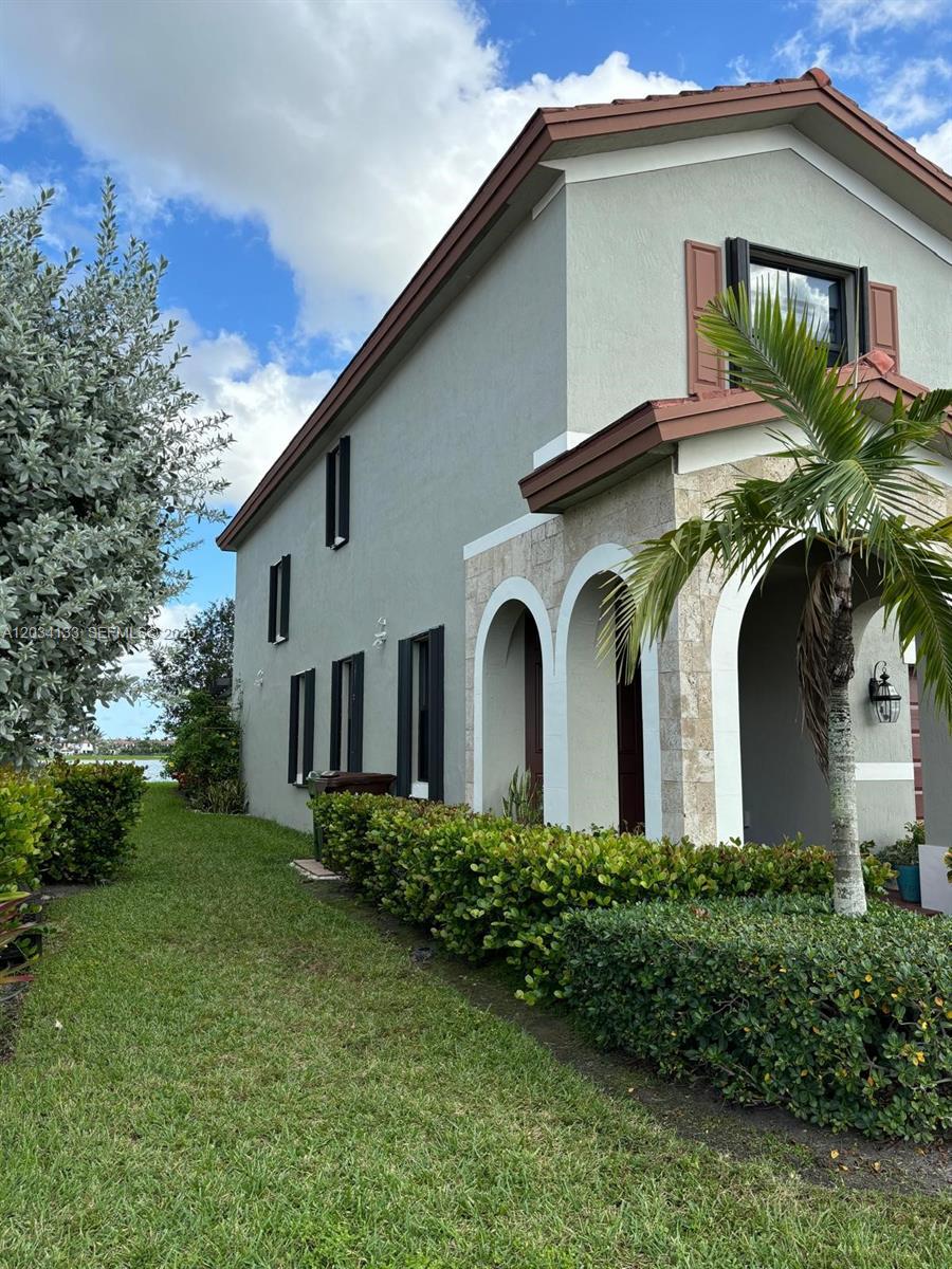 Hialeah, FL 33018 photo 2