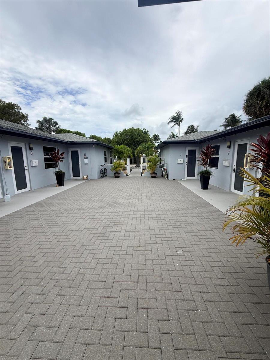 220 Walton Boulevard Unit 2, West Palm Beach FL 33405 photo 3