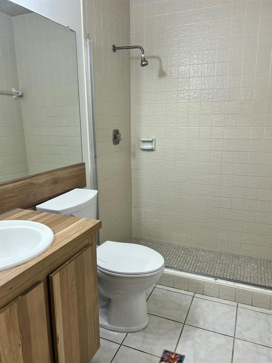 5672 Biscayne Drive S, FL 33463 photo 5