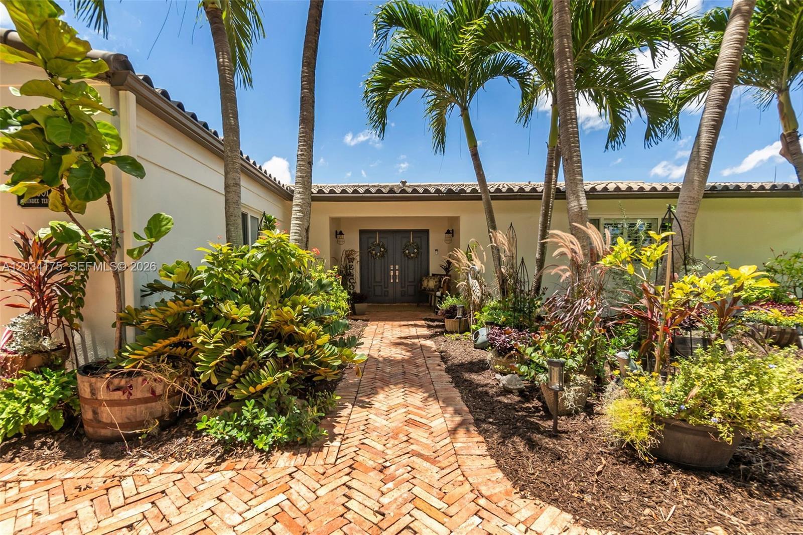 8601 Dundee Ter, Miami Lakes FL 33016 photo 3