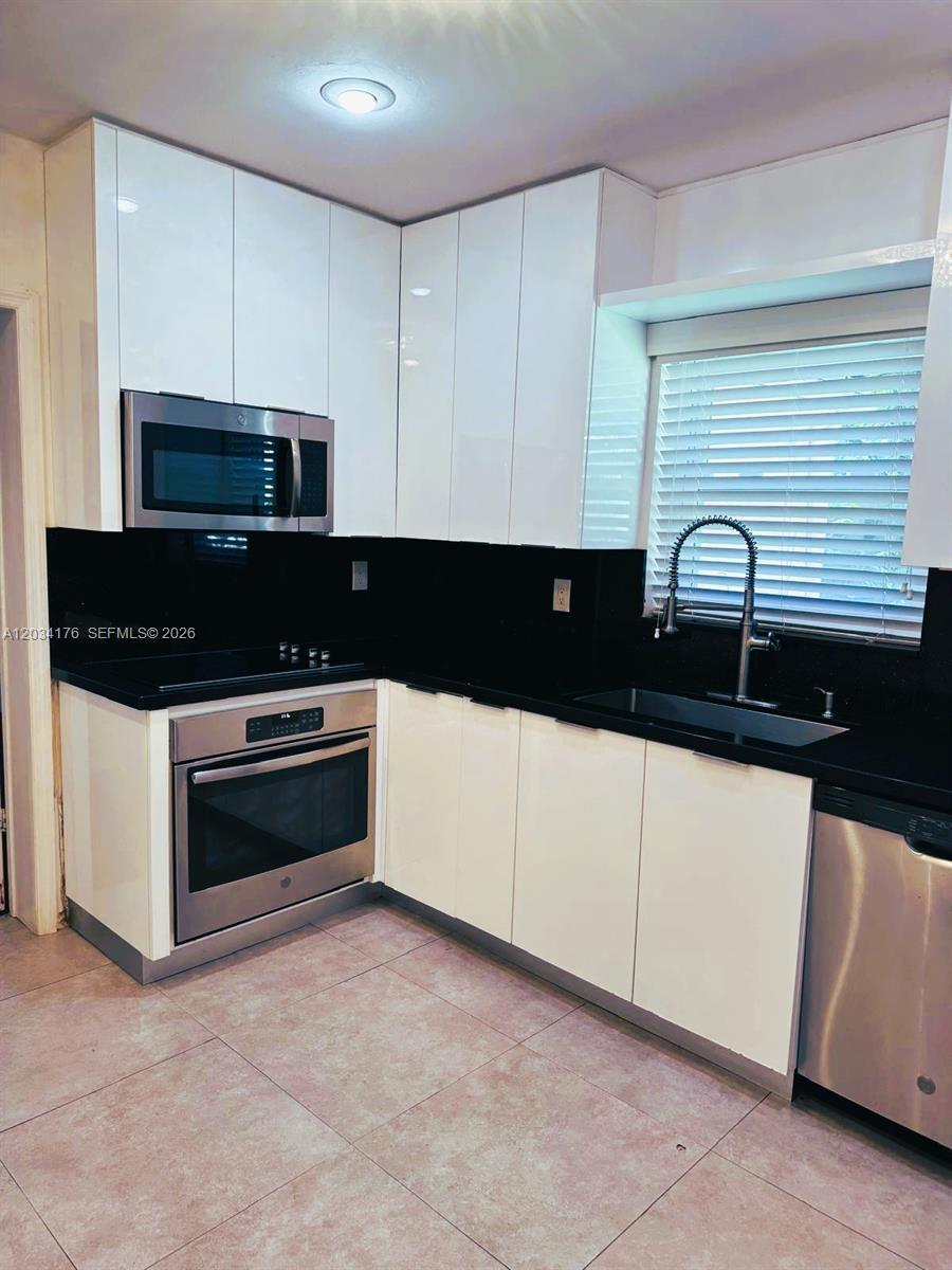 226 FLUVIA AV, Coral Gables FL 33134 photo 4