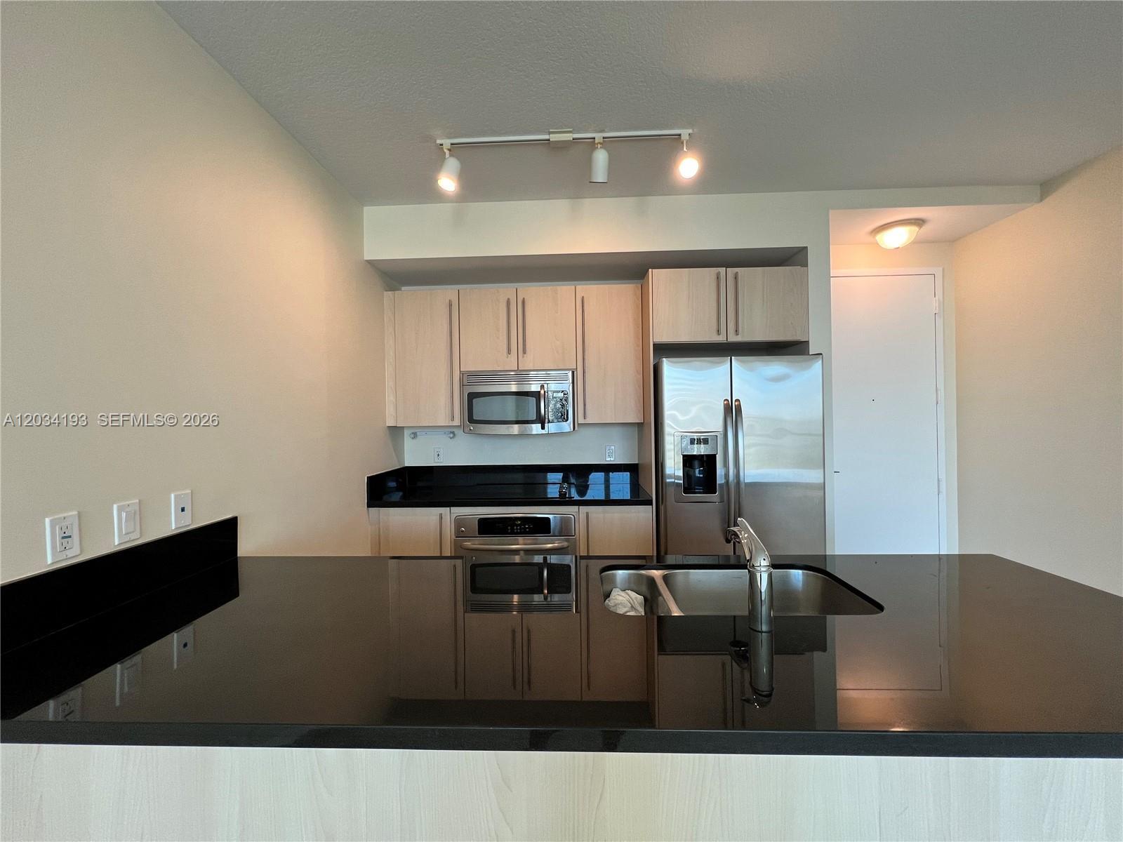 79 SW 12th St, Miami FL 33130 photo 5