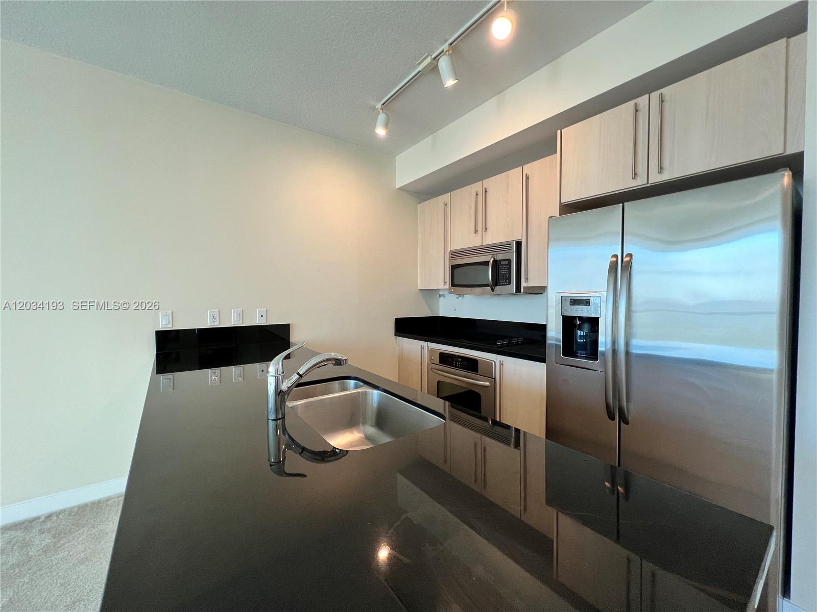 79 SW 12th St, Miami FL 33130 photo 4