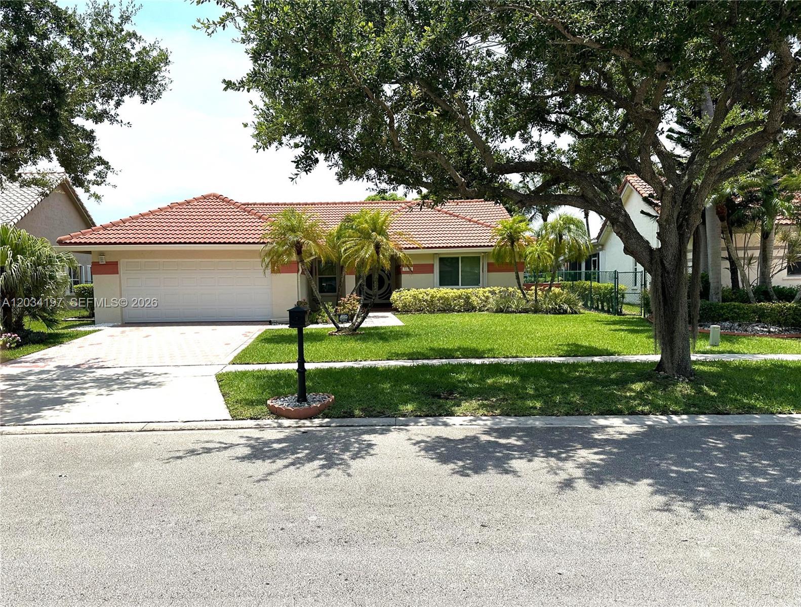16328 NW 11th St, Pembroke Pines FL 33028 photo 2