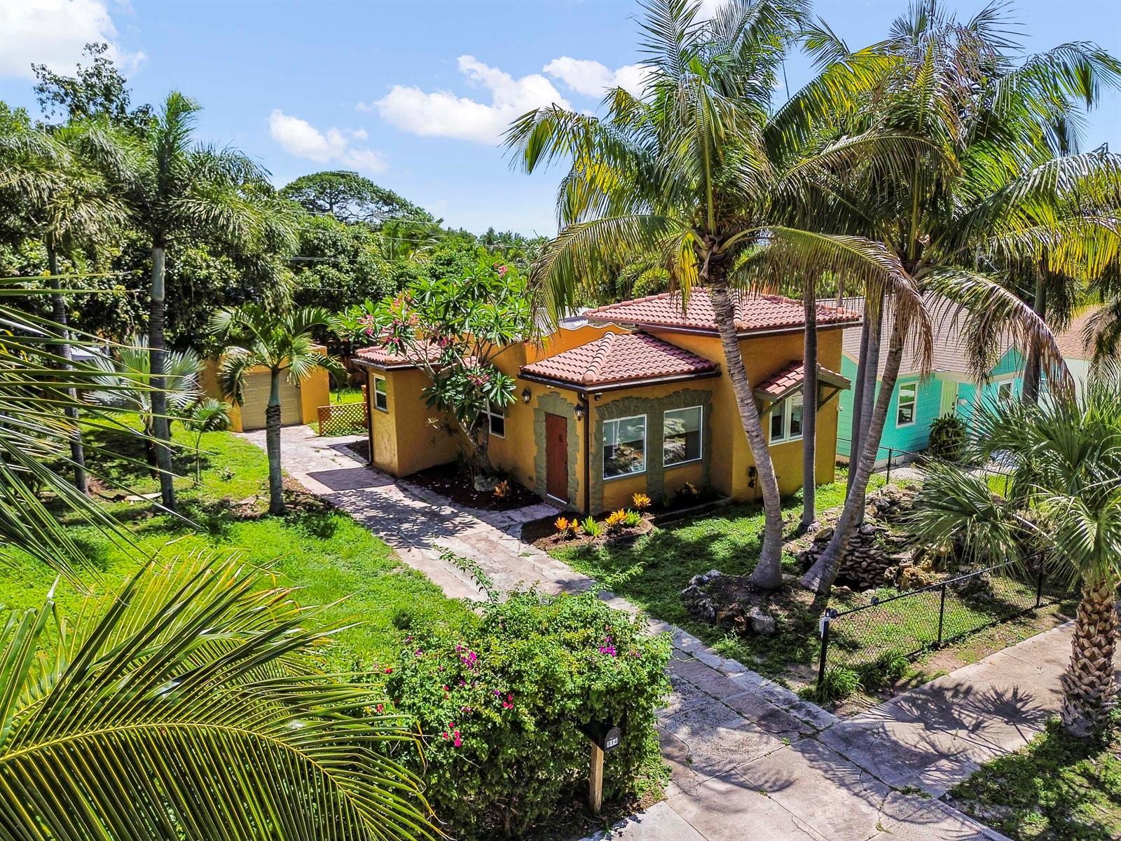 914 30th Court, West Palm Beach FL 33407 photo 2