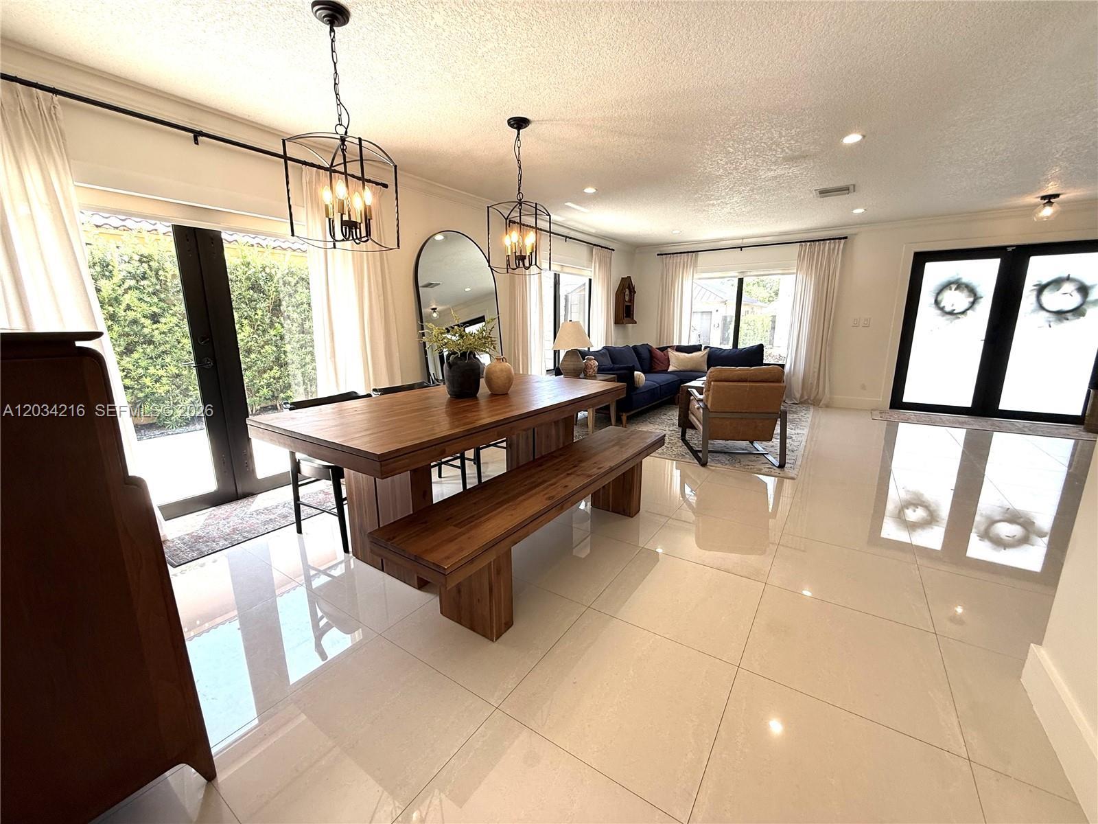 19001 NW 79th Ct, Hialeah FL 33015 photo 4
