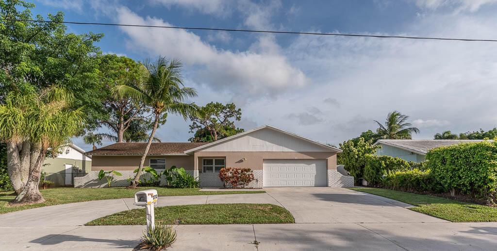 2712 Lake Ida Road, Delray Beach FL 33445