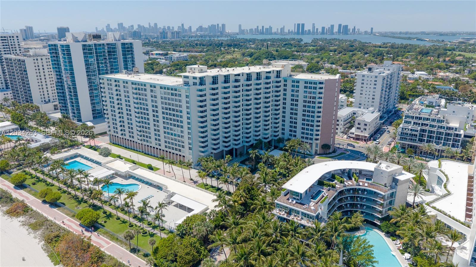 2899 Collins Ave # 1422, Miami Beach FL 33140 photo 2