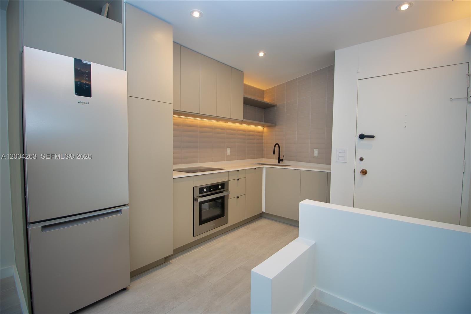2899 Collins Ave # 1422, Miami Beach FL 33140 photo 5
