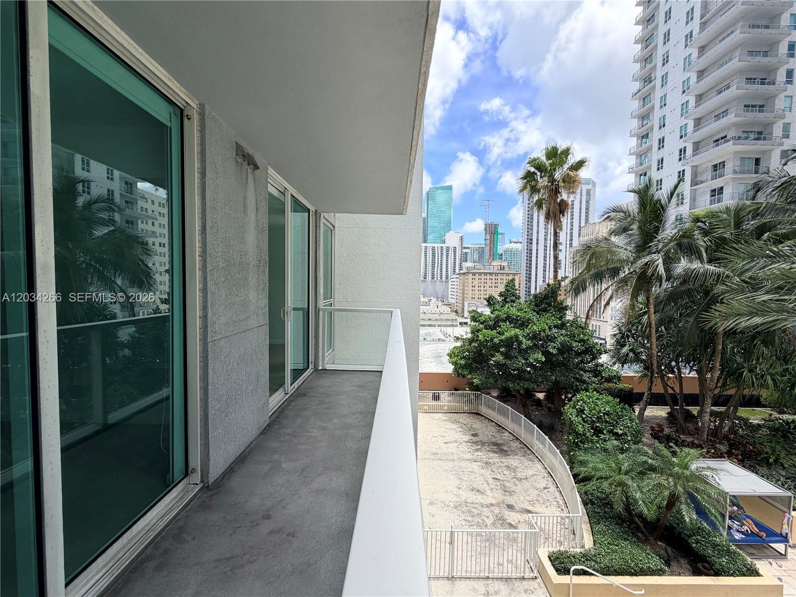 253 NE 2nd St # 1006, Miami FL 33132 photo 3