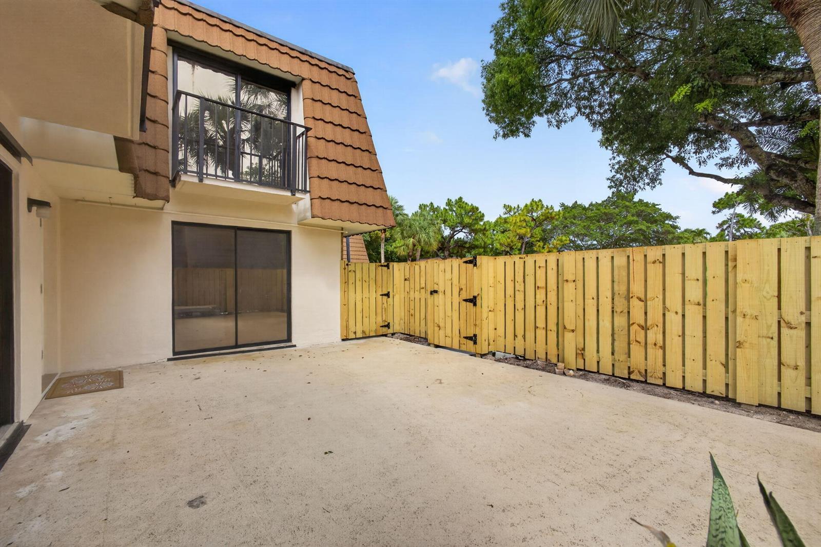 183 Charter Way, West Palm Beach FL 33407 photo 2