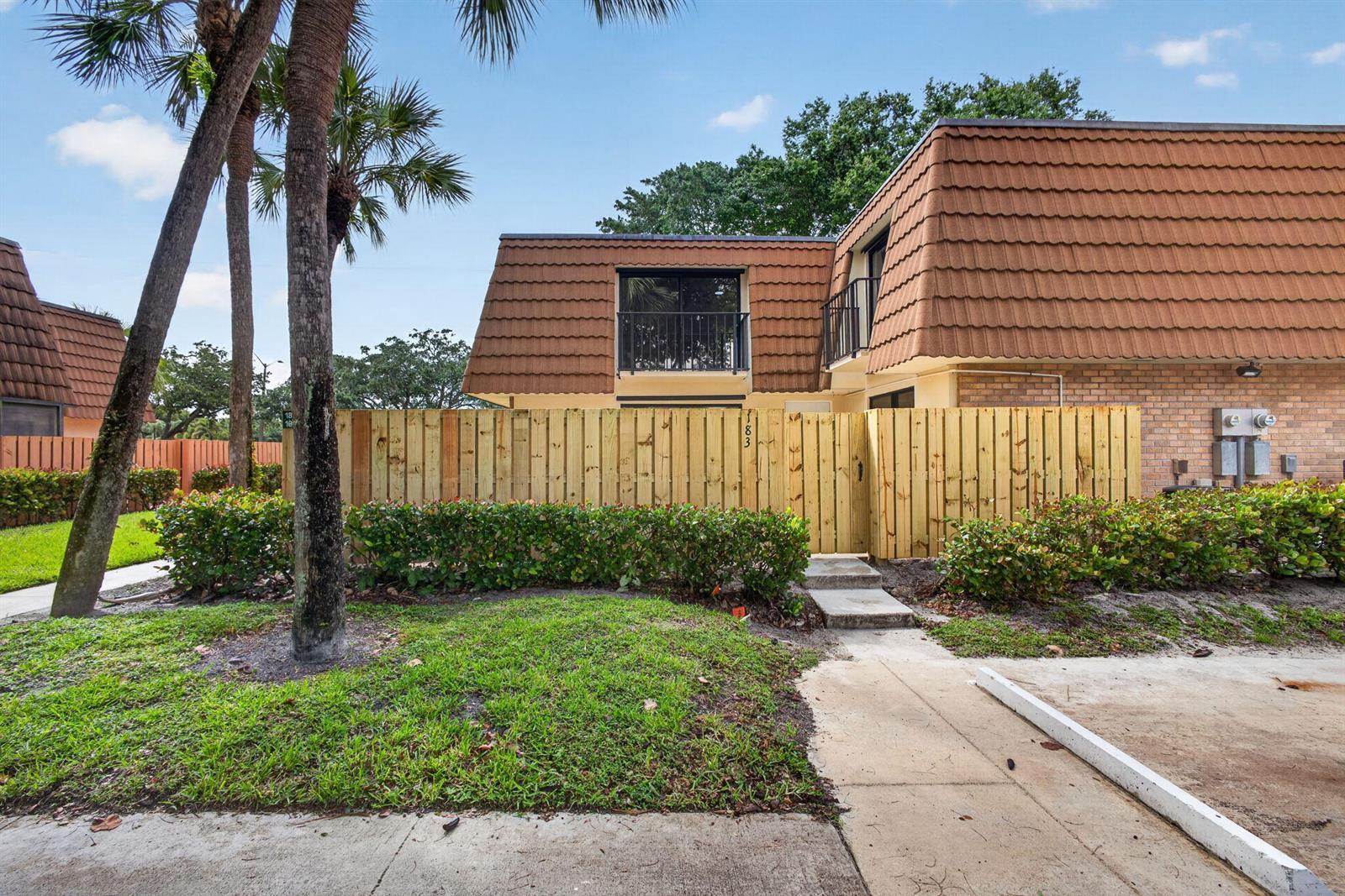 183 Charter Way, West Palm Beach FL 33407
