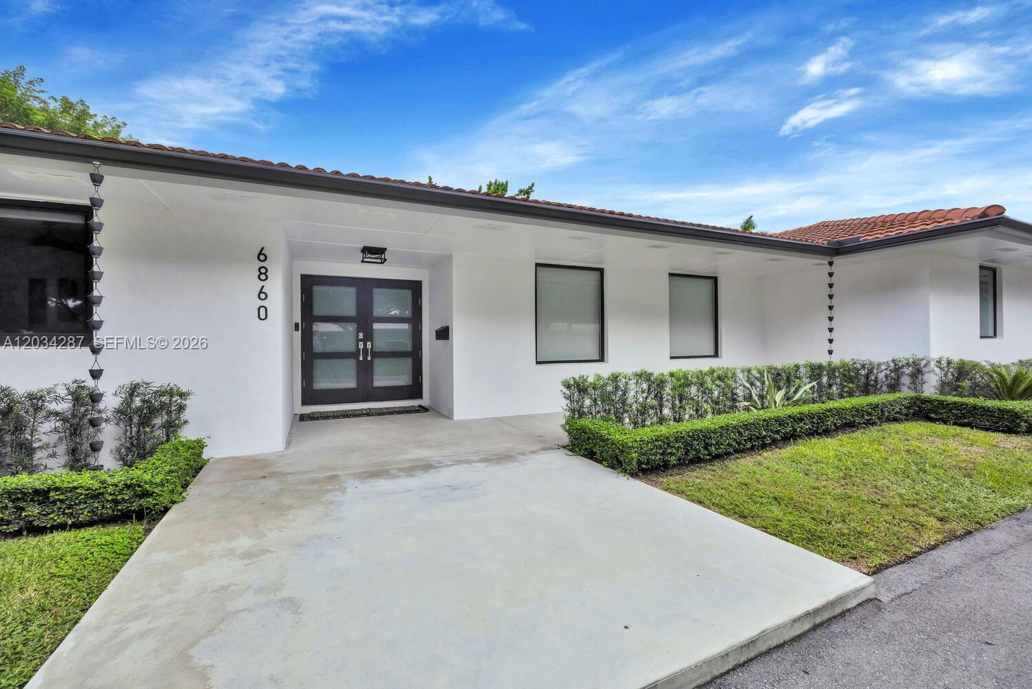 6860 SW 99th Ter, Pinecrest FL 33156 photo 2
