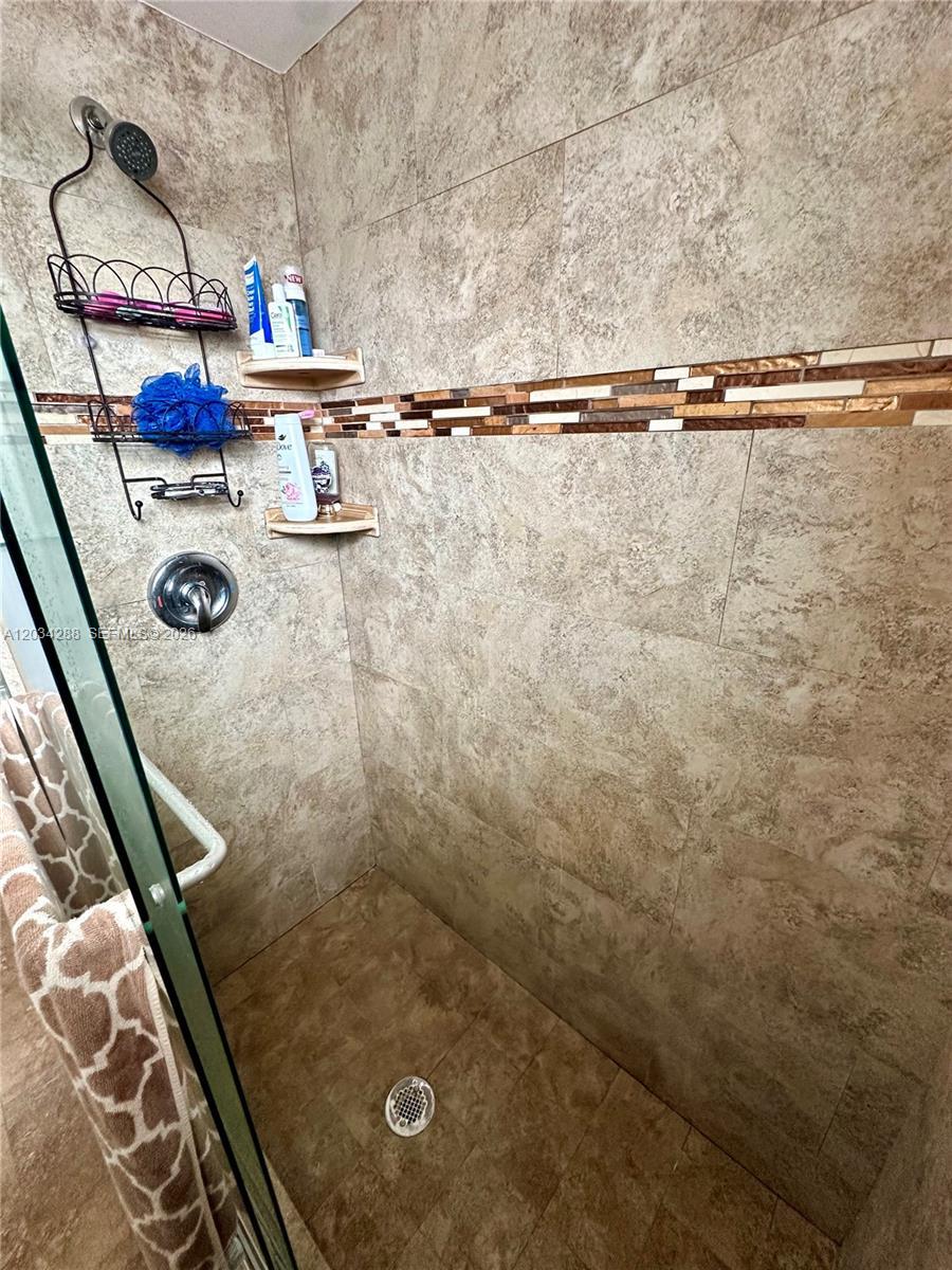 211 NE 8th Ave # 304, Hallandale Beach FL 33009 photo 4