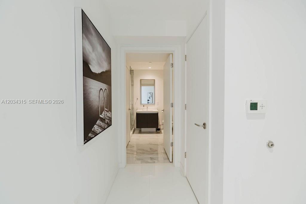 851 NE 1st Ave # 2403, Miami FL 33132 photo 4