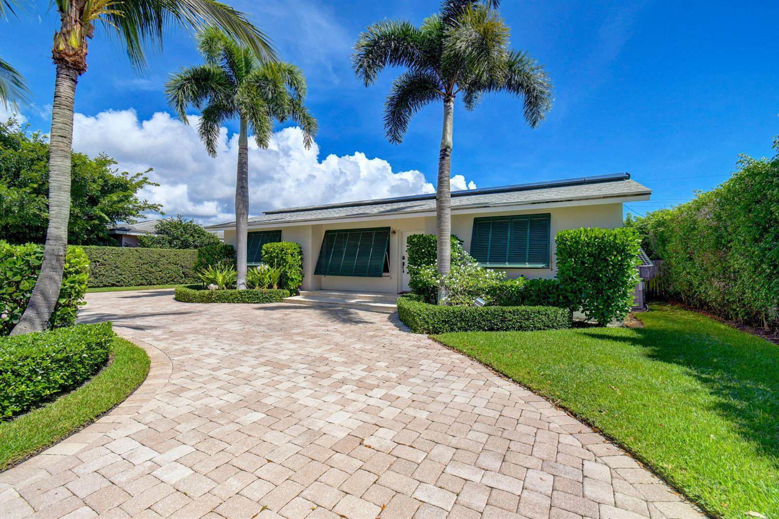 174 Vassar Drive, FL 33460 photo 2