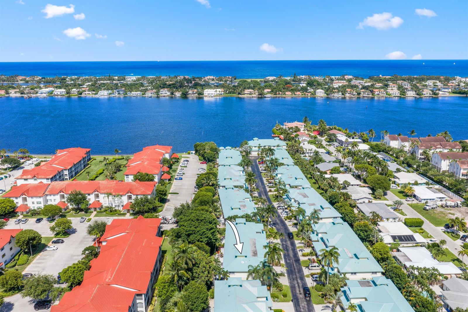 131 Barefoot Cove, Hypoluxo FL 33462 photo 2