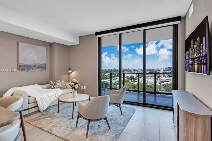Miami Beach, FL 33141 photo 2
