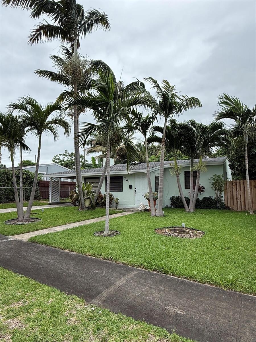 741 Roseland Drive, West Palm Beach FL 33405
