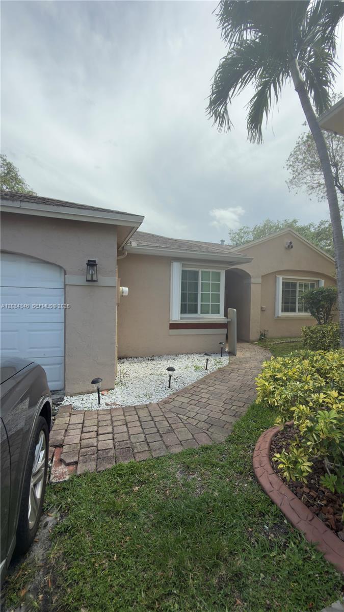 11727 NW 12th St, Pembroke Pines FL 33026