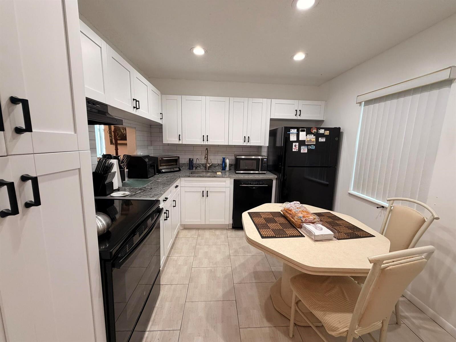 182 Lake Susan Lane, West Palm Beach FL 33411 photo 5