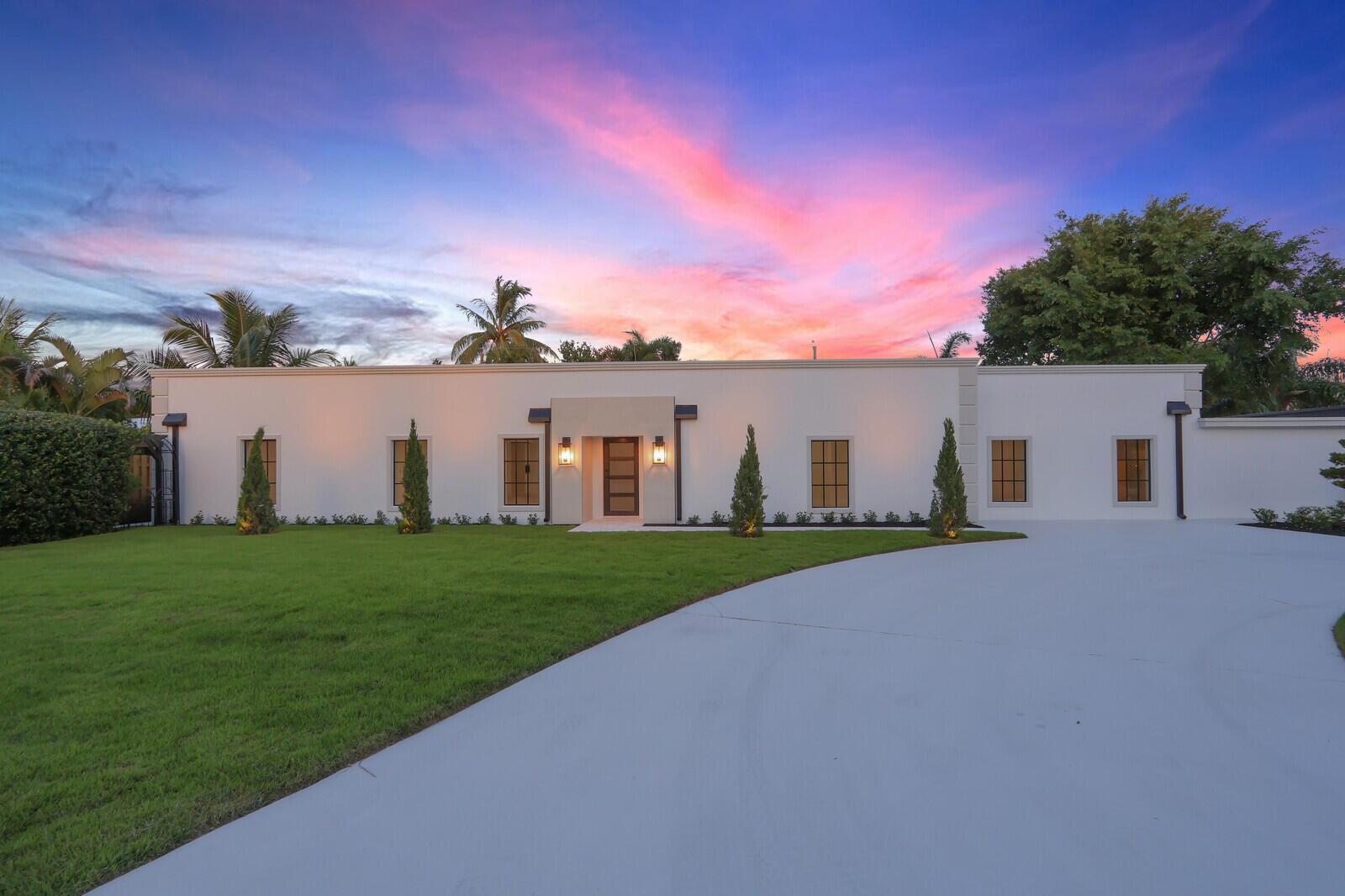 391 W Riverside Drive, Tequesta FL 33469